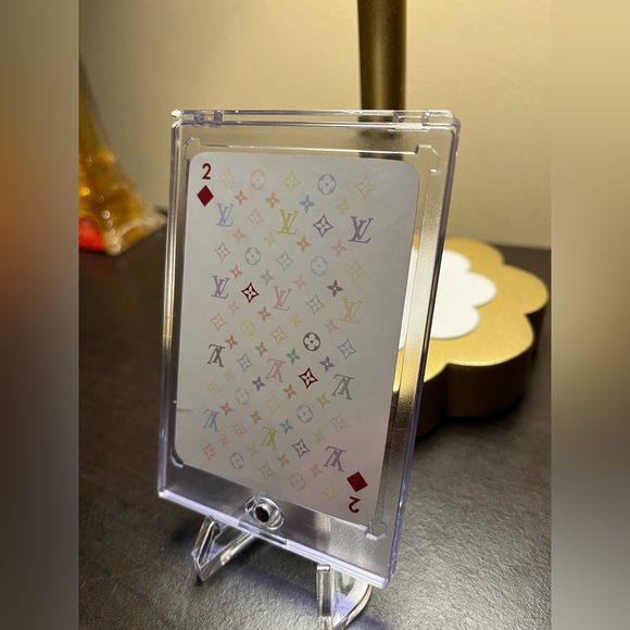 Louis Vuitton playing card : 2 of Diamonds !!!!in case and with stand . - Picture 2 of 3